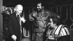 Odysseus is the one in the middle, I think
