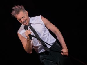 Joining the parade of middle-aged, vegetarian hotties on the Edinburgh performing circuit – Hi, Mom!!! Joining the parade of middle-aged, vegetarian hotties on the Edinburgh performing circuit – Hi, Mom!!!